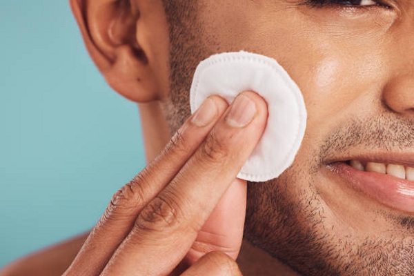 Some Steps for Men's Skincare and Aging Gracefully 